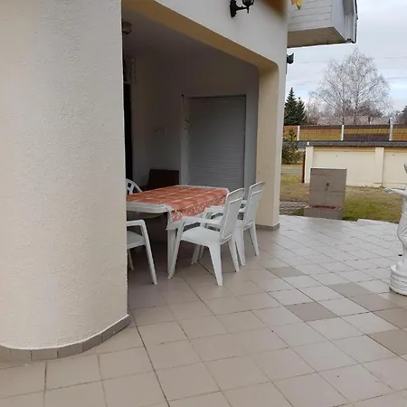 Reginavendeghaz * Balatonmáriafürdő