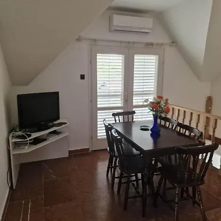 Holiday home Reginavendeghaz