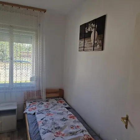 Reginavendeghaz Σπίτι διακοπών *