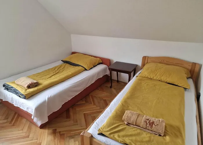 Reginavendeghaz Holiday home Balatonmariafurdo